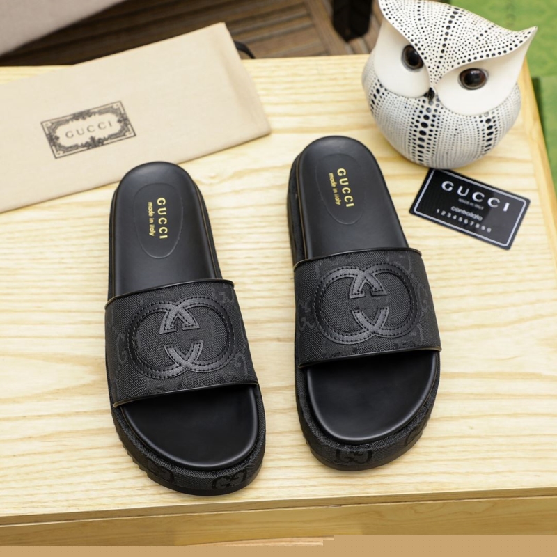 G*u*i slippers